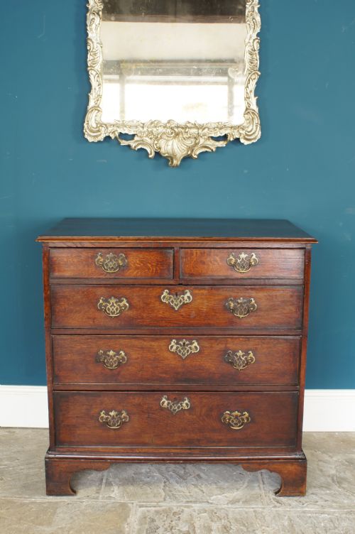 Small Oak Chest of Drawers
