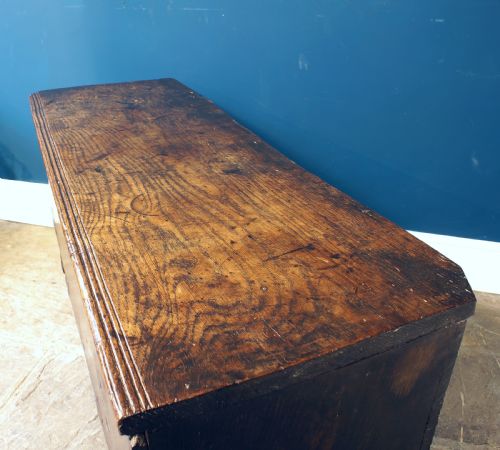 17TH CENTURY SIX PLANKED COFFER - ADDITIONAL PHOTO 1
