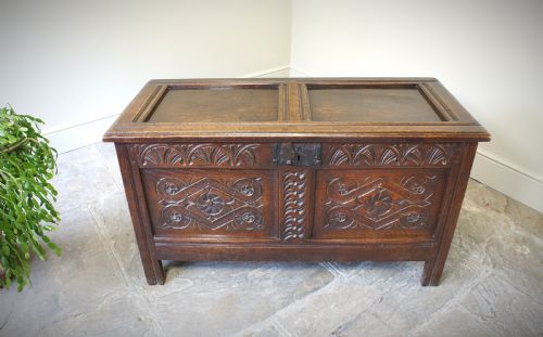17TH CENTURY TWO PANELLED OAK COFFER - ADDITIONAL PHOTO 2