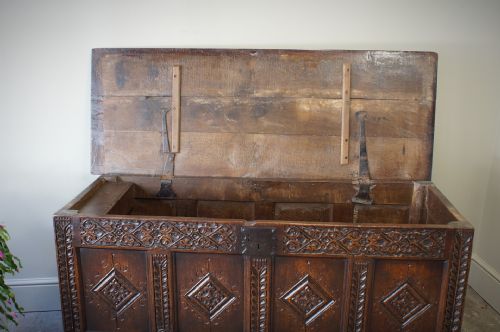 17TH CENTURY YORKSHIRE COFFER - ADDITIONAL PHOTO 15
