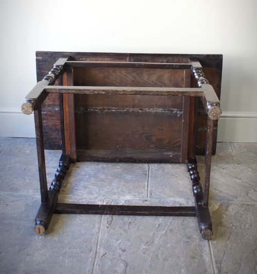 A LATE 17TH CENTURY OAK SIDE TABLE - ADDITIONAL PHOTO 4