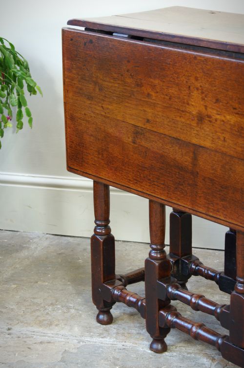 LATE 17TH CENTURY WALNUT GATELEG TABLE - ADDITIONAL PHOTO 1