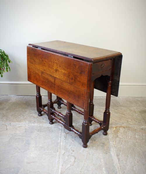 LATE 17TH CENTURY WALNUT GATELEG TABLE - ADDITIONAL PHOTO 5