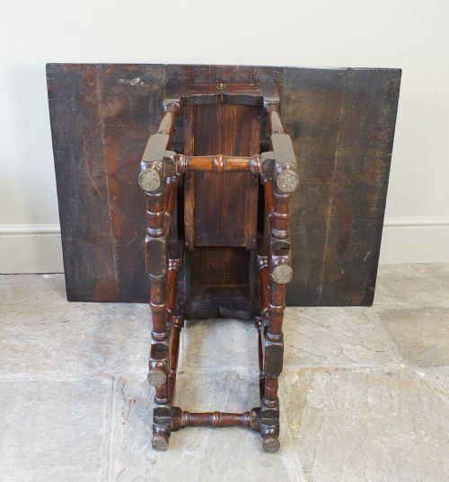 LATE 17TH CENTURY WALNUT GATELEG TABLE - ADDITIONAL PHOTO 6