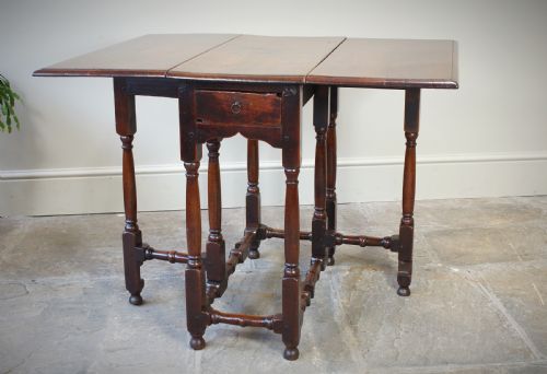 LATE 17TH CENTURY WALNUT GATELEG TABLE - ADDITIONAL PHOTO 11