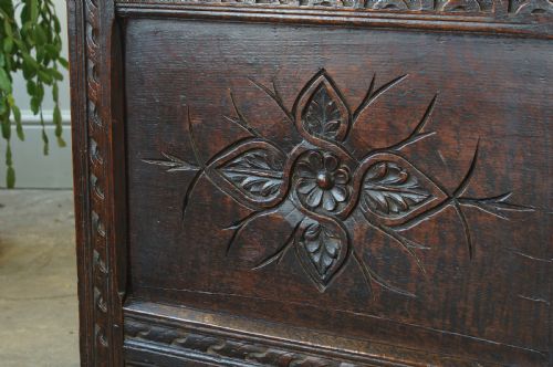 17TH CENTURY OAK COFFER - ADDITIONAL PHOTO 5