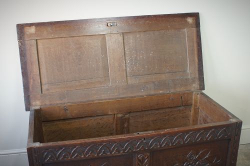 17TH CENTURY OAK COFFER - ADDITIONAL PHOTO 14