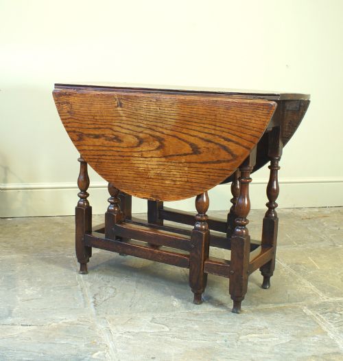 SMALL 17TH CENTURY OAK GATELEG TABLE - ADDITIONAL PHOTO 8