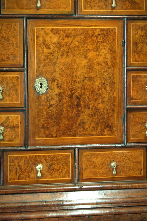 WILLIAM AND MARY BURR AMBOYNA CABINET ON CHEST - ADDITIONAL PHOTO 2