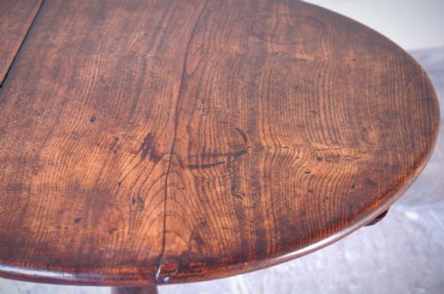RARE 18TH CENTURY ELM COUNTRY TRIPOD TABLE - ADDITIONAL PHOTO 1