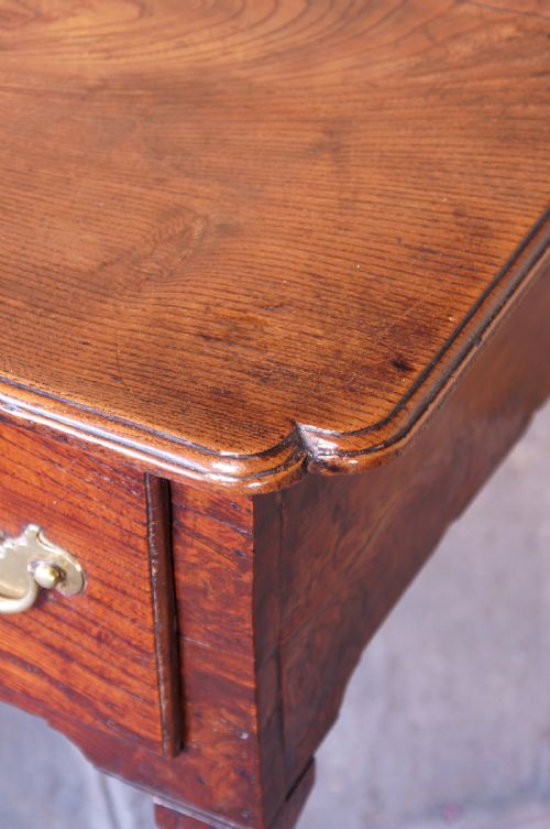 18TH CENTURY ELM LOWBOY SIDE TABLE - ADDITIONAL PHOTO 2