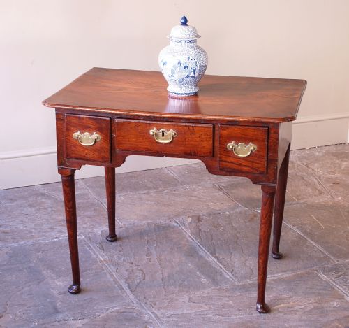 18TH CENTURY ELM LOWBOY SIDE TABLE - ADDITIONAL PHOTO 5