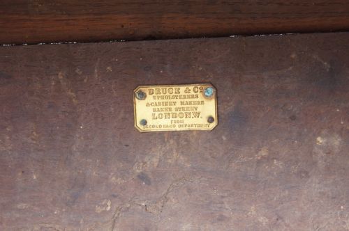 A SMALL 17TH CENTURY OAK HUTCH - ADDITIONAL PHOTO 12