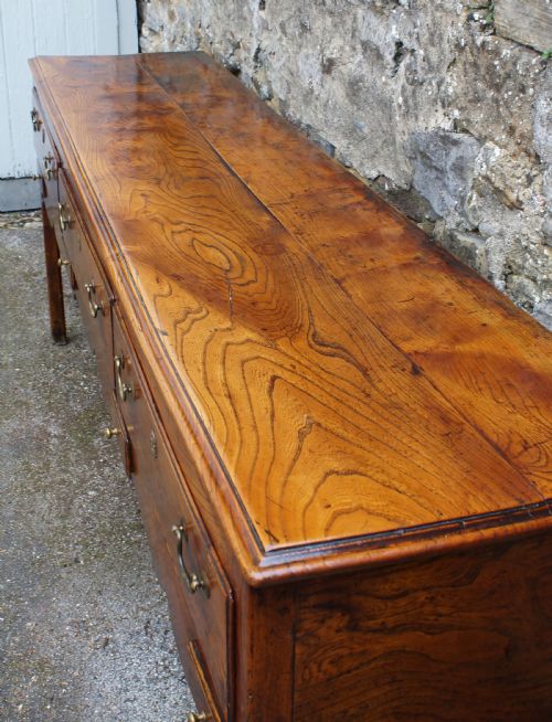AN EXCEPTIONAL ELM 18TH CENTURY DRESSER - ADDITIONAL PHOTO 9