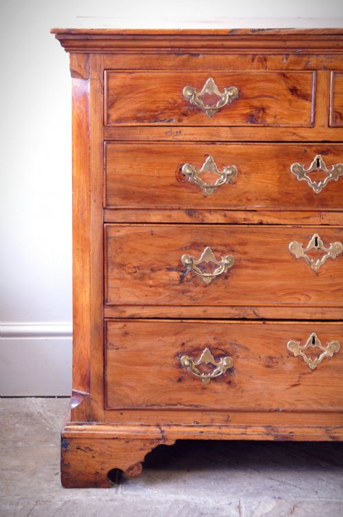 18TH CENTURY YEW WOOD CHEST OF DRAWERS - ADDITIONAL PHOTO 3