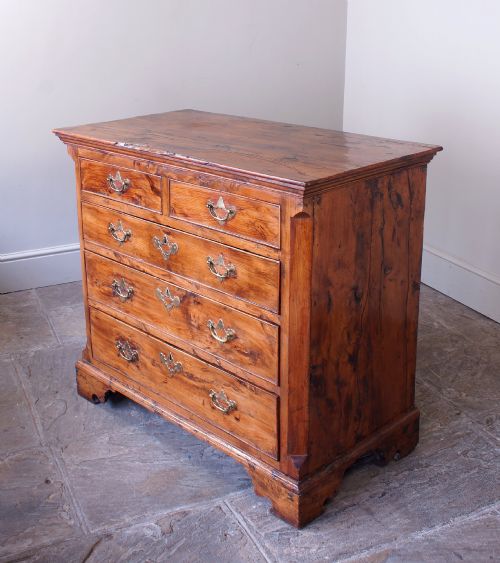 18TH CENTURY YEW WOOD CHEST OF DRAWERS - ADDITIONAL PHOTO 7