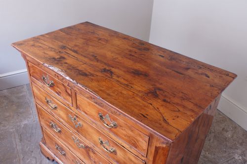 18TH CENTURY YEW WOOD CHEST OF DRAWERS - ADDITIONAL PHOTO 9