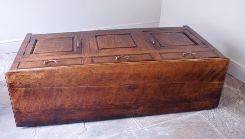 GEORGIAN OAK DRESSER BASE - ADDITIONAL PHOTO 1