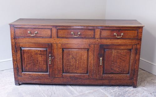 GEORGIAN OAK DRESSER BASE - ADDITIONAL PHOTO 2
