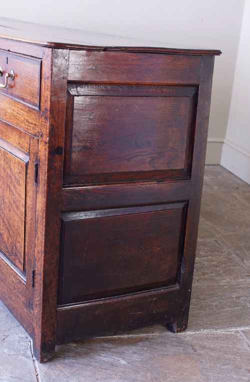 GEORGIAN OAK DRESSER BASE - ADDITIONAL PHOTO 7