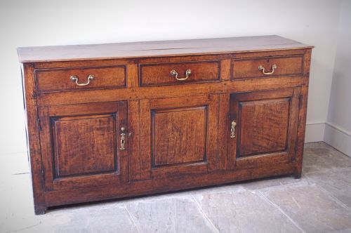 GEORGIAN OAK DRESSER BASE