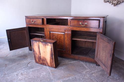GEORGIAN OAK DRESSER BASE - ADDITIONAL PHOTO 12