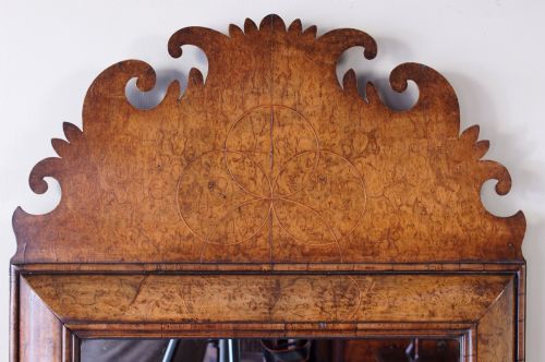 WILLIAM AND MARY STYLE BURR WALNUT MIRROR - ADDITIONAL PHOTO 8