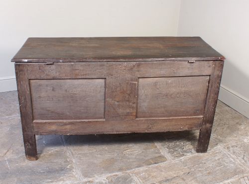 17TH CENTURY OAK COFFER - ADDITIONAL PHOTO 2