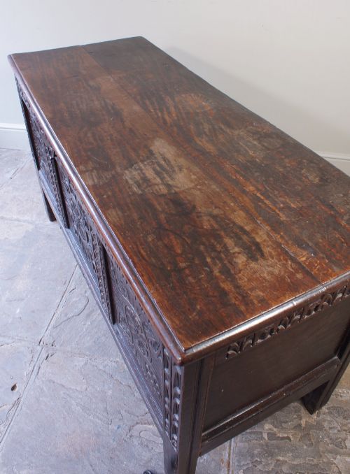 17TH CENTURY OAK COFFER - ADDITIONAL PHOTO 4