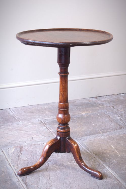 SMALL 18TH CENTURY OAK TRIPOD WINE LAMP TABLE