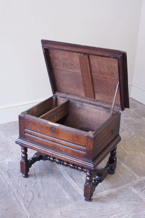 17THCENTURY OAK BOX STOOL CLOSE STOOL - ADDITIONAL PHOTO 3