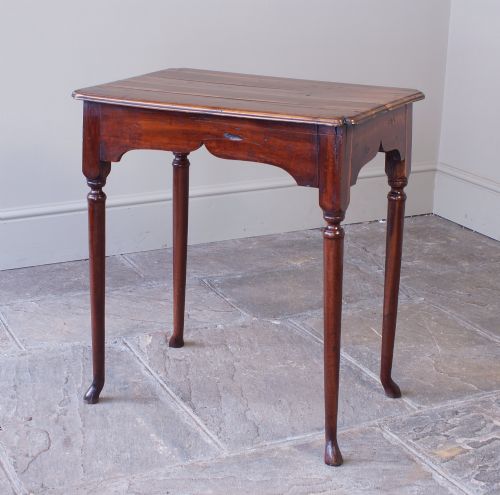 A SMALL EARLY 18THCENTURY FRUITWOOD CENTRE TABLE - ADDITIONAL PHOTO 1