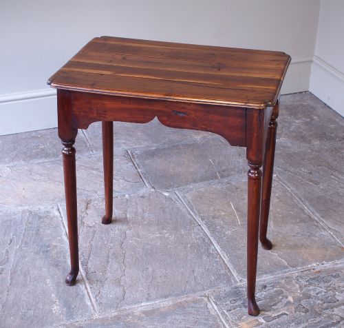 A SMALL EARLY 18THCENTURY FRUITWOOD CENTRE TABLE - ADDITIONAL PHOTO 2