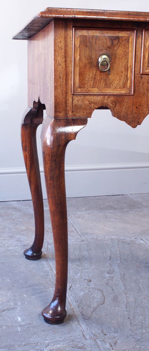 SMALL EARLY 18TH CENTURY WALNUT LOWBOY - ADDITIONAL PHOTO 12