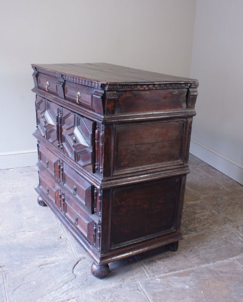 CHARLES II OAK MOULDED CHEST OF DRAWERS - ADDITIONAL PHOTO 1