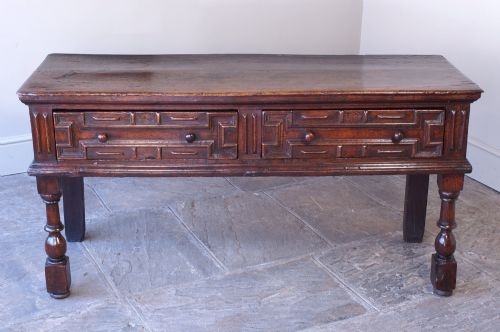 A SMALL 17THCENTURY OAK DRESSER - ADDITIONAL PHOTO 2