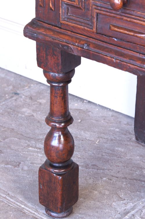 A SMALL 17THCENTURY OAK DRESSER - ADDITIONAL PHOTO 13