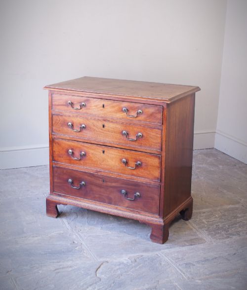 A good 18th Century Mahogany Chest of Drawers