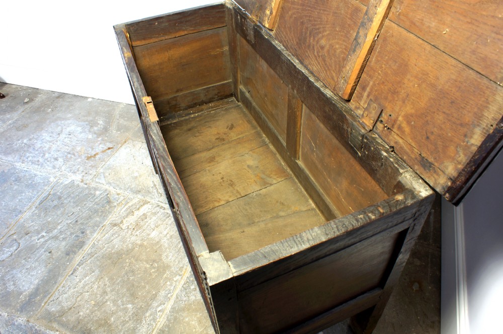 A 17th century oak coffer View IV