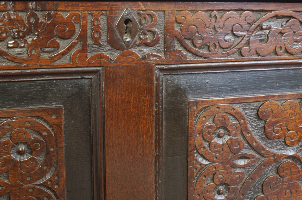 Early 18th Century Oak Mule Chest View IV