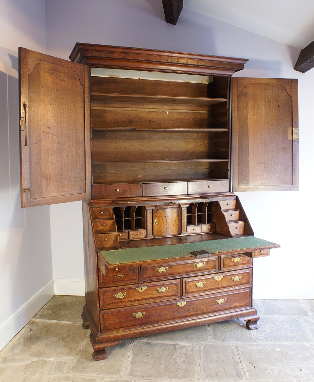 18th century oak Bureau Bookcase. View VIII