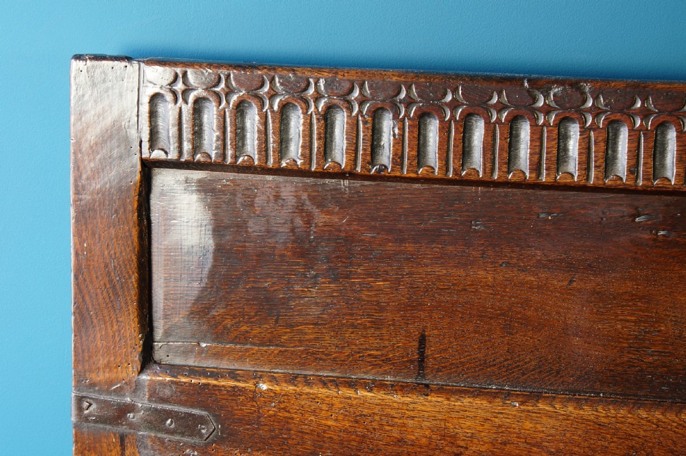 17th Century Oak Settle View VI