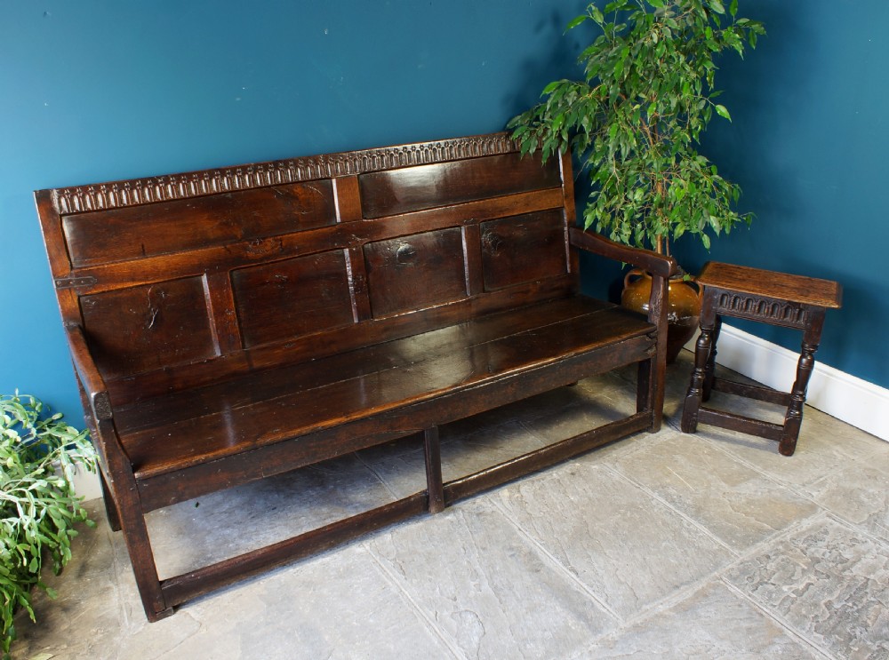 17th Century Oak Settle View XI