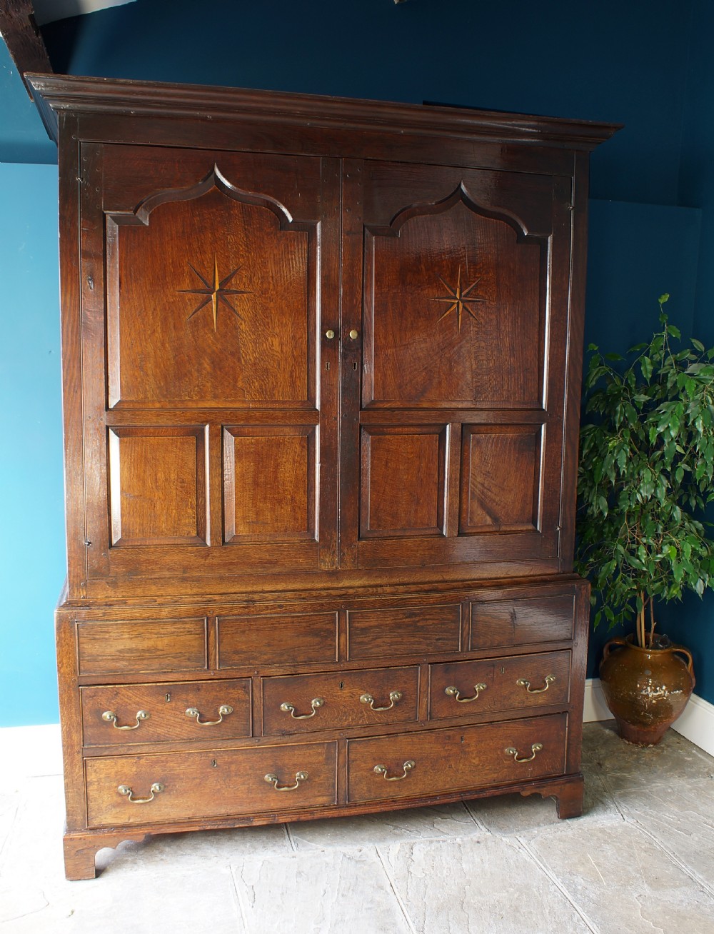 18th century welsh oak press cupboard View II