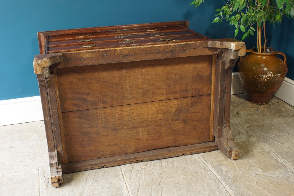 Early 18th century oak chest of drawers View VII
