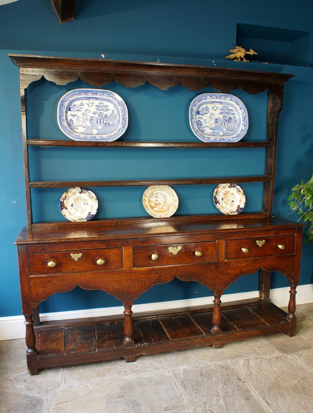 18th Century Montgomeryshire Oak Dresser and Rack