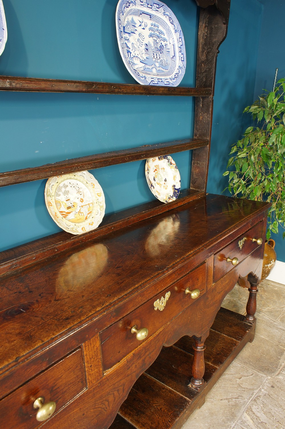 18th Century Montgomeryshire Oak Dresser and Rack View II