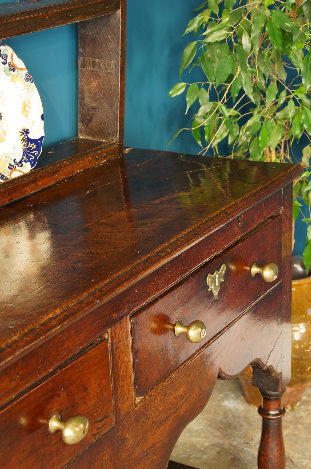 18th Century Montgomeryshire Oak Dresser and Rack View III