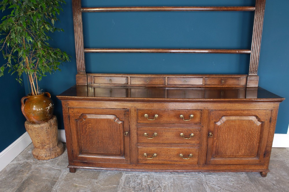 18th Century Oak Dresser And Rack. View II