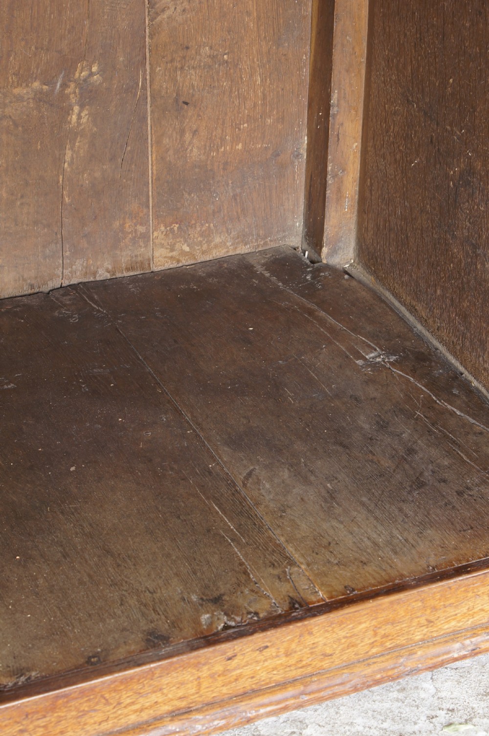18th Century Oak Dresser And Rack. View V